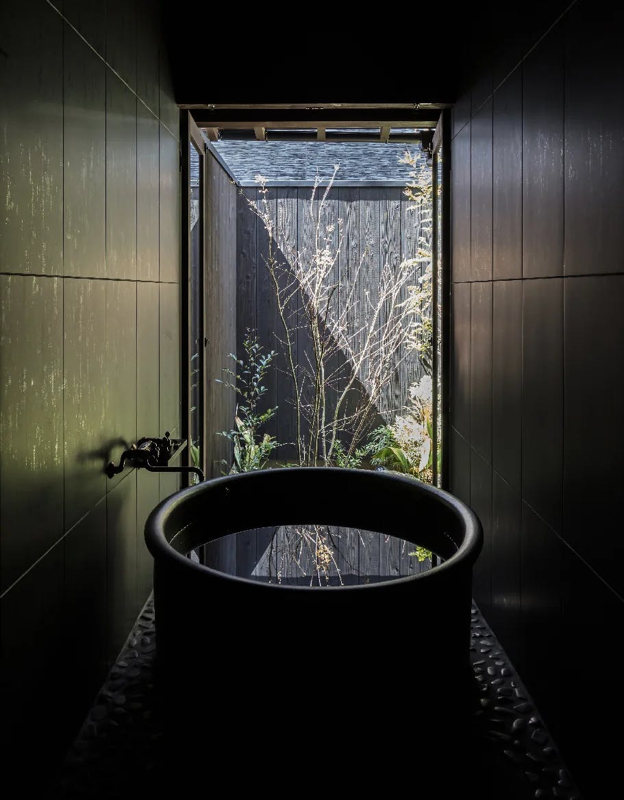 Maana Kyoto bathtub